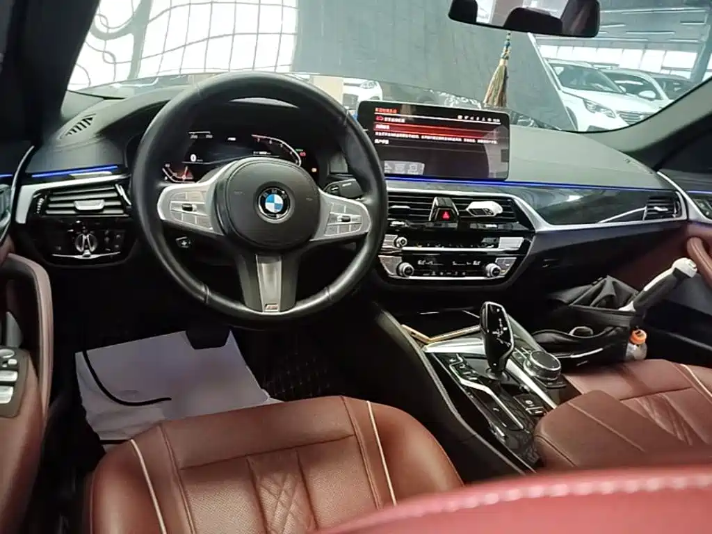 BMW 5 Series — фото 10