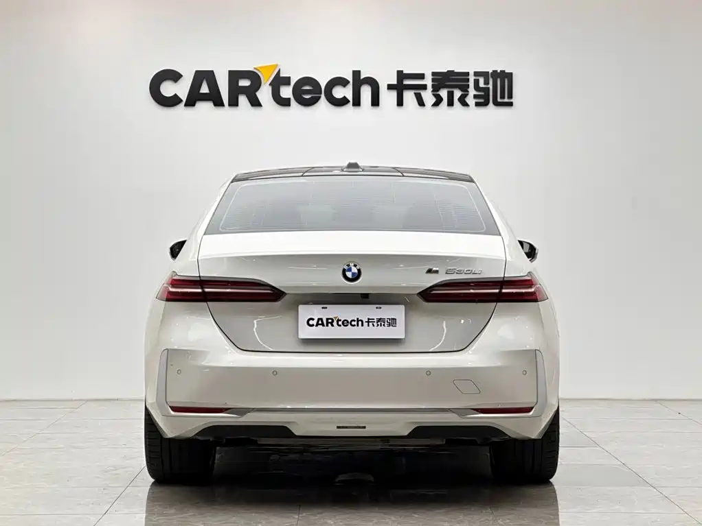 BMW 5 Series — фото 4