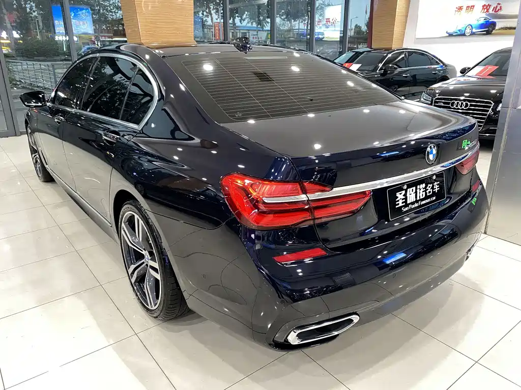 BMW 7 Series — фото 4
