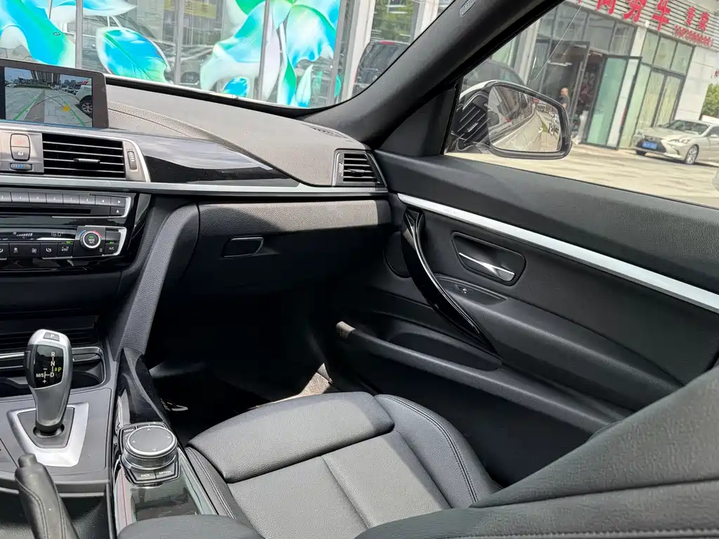 BMW 3 Series GT — фото 23