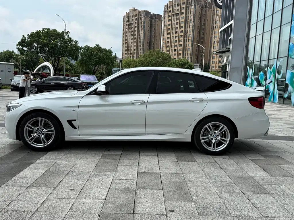 BMW 3 Series GT — фото 7