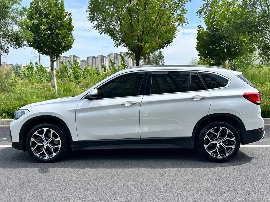 BMW X1 — фото 5