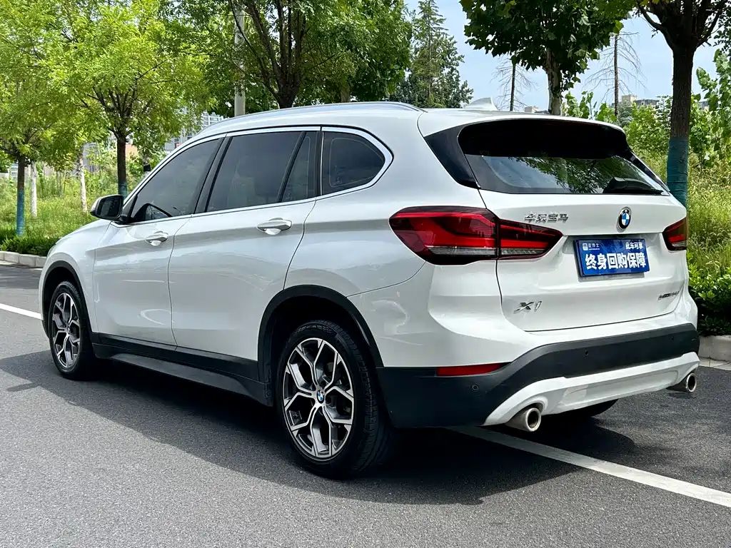 BMW X1 — фото 8