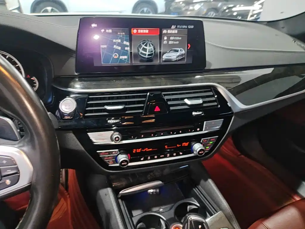 BMW 5 Series — фото 13
