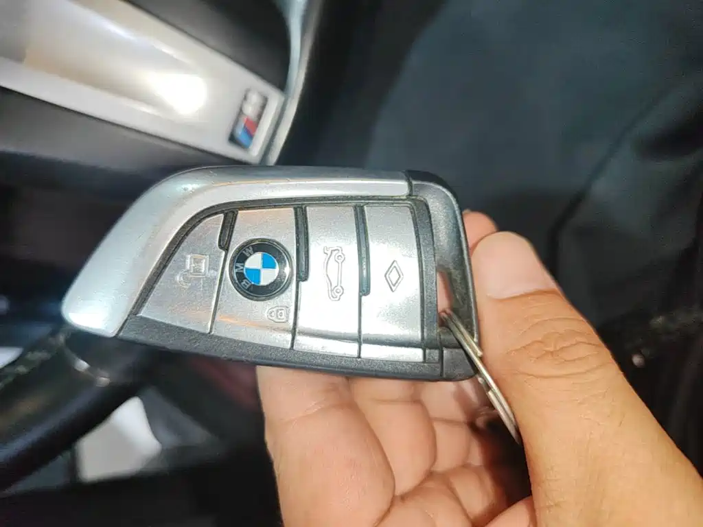 BMW 5 Series — фото 9