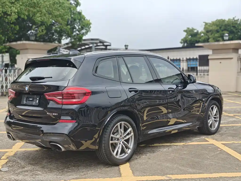 BMW X3 — фото 10