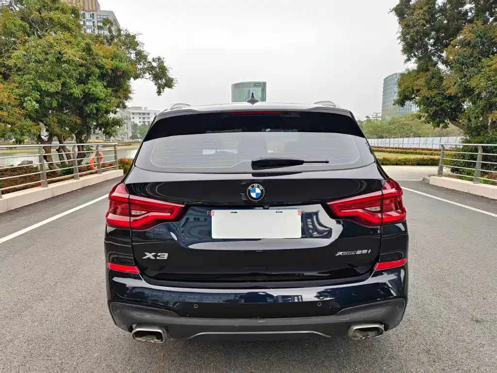 BMW X3 — фото 9