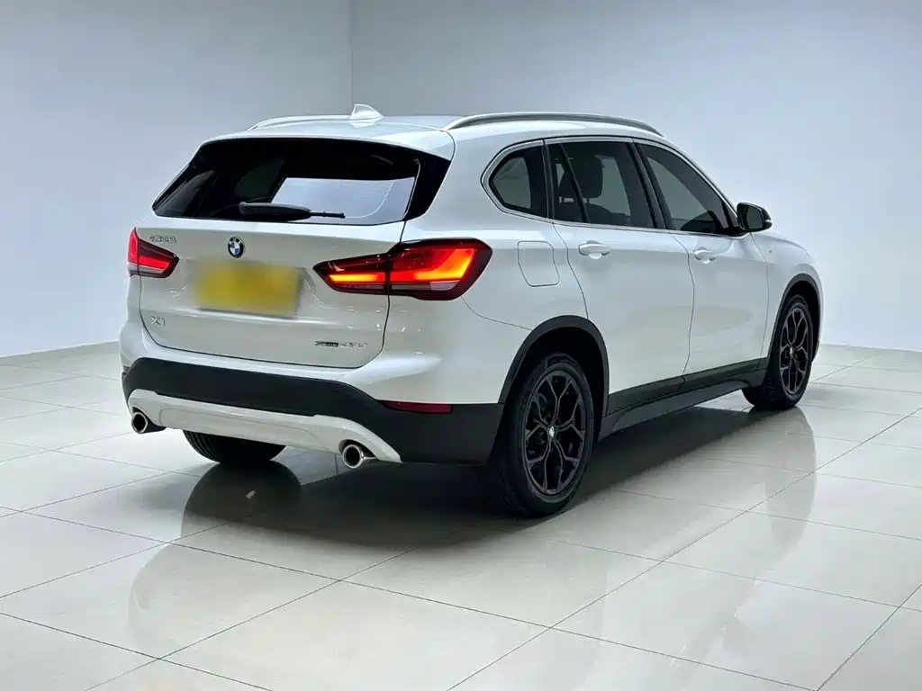 BMW X1 — фото 7