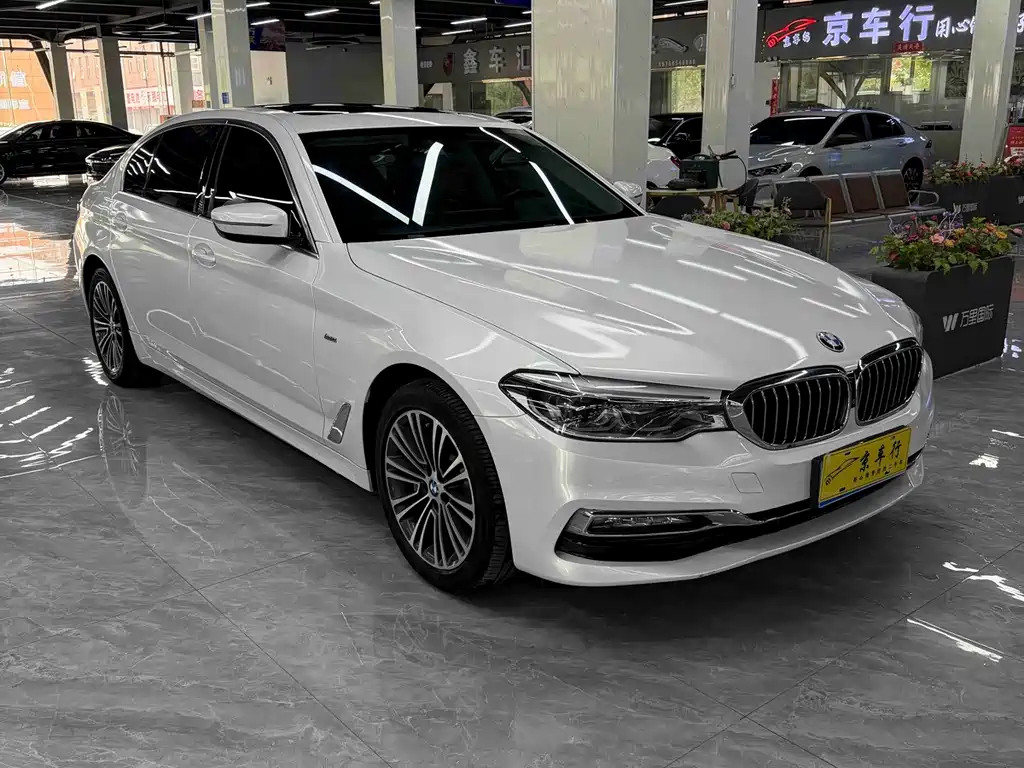BMW 5 Series — фото 3