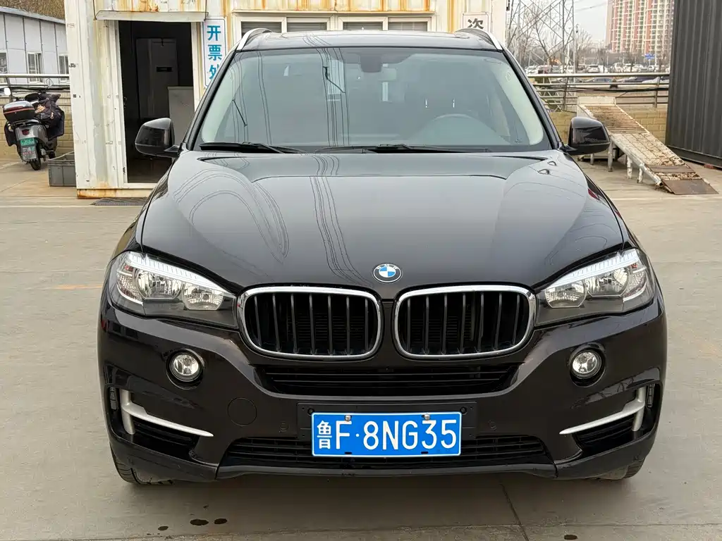 BMW X5 (Import) — фото 2