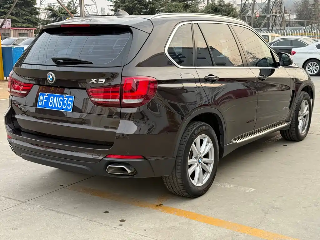 BMW X5 (Import) — фото 6