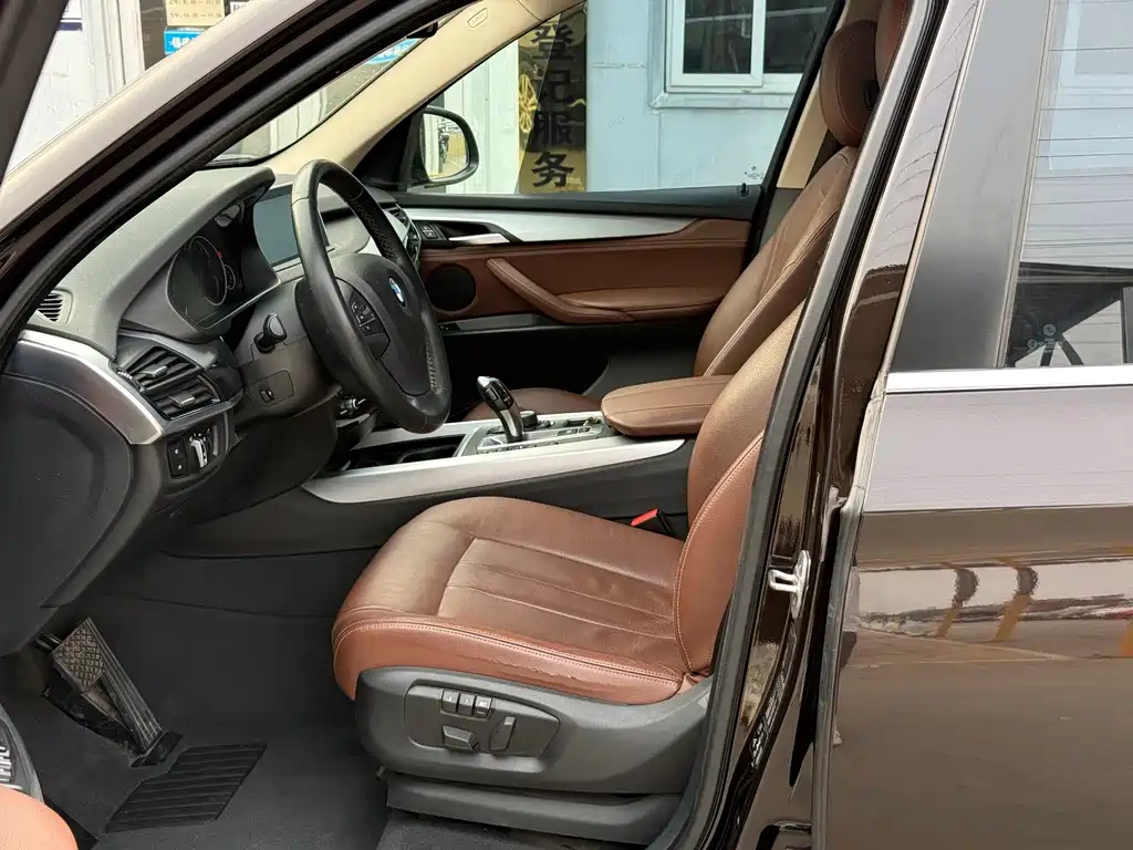 BMW X5 (Import) — фото 7