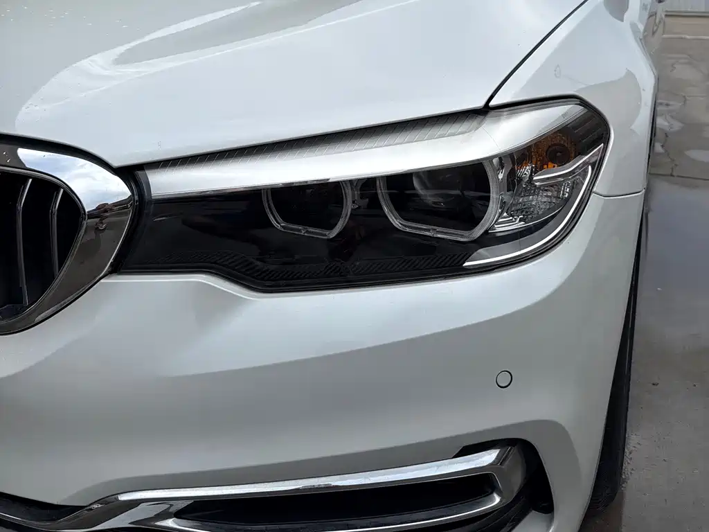 BMW 5 Series — фото 5