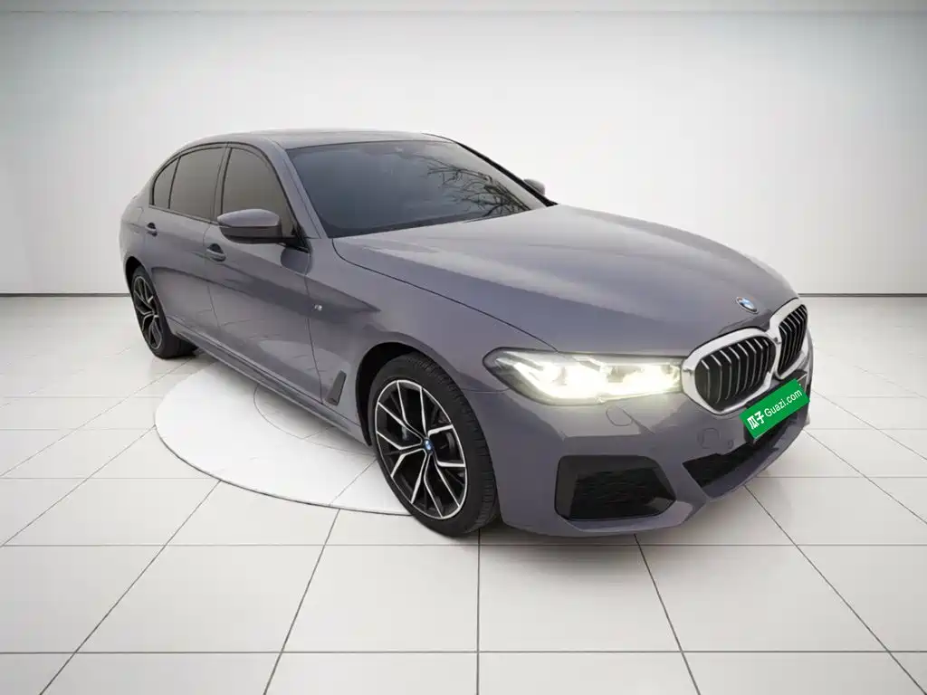 BMW 5 Series — фото 23
