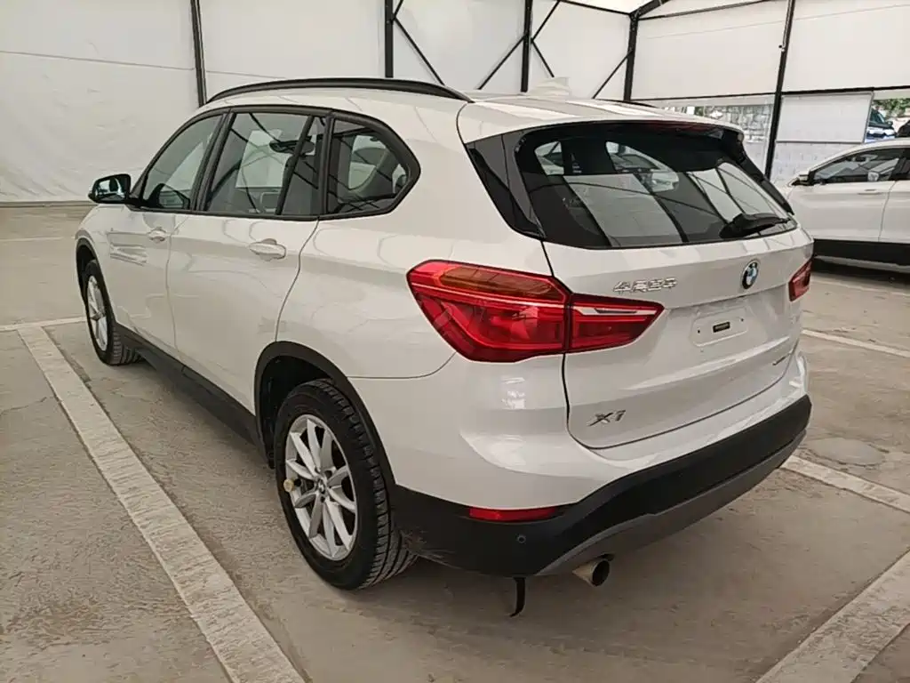 BMW X1 — фото 5