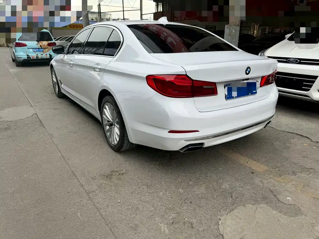 BMW 5 Series — фото 13