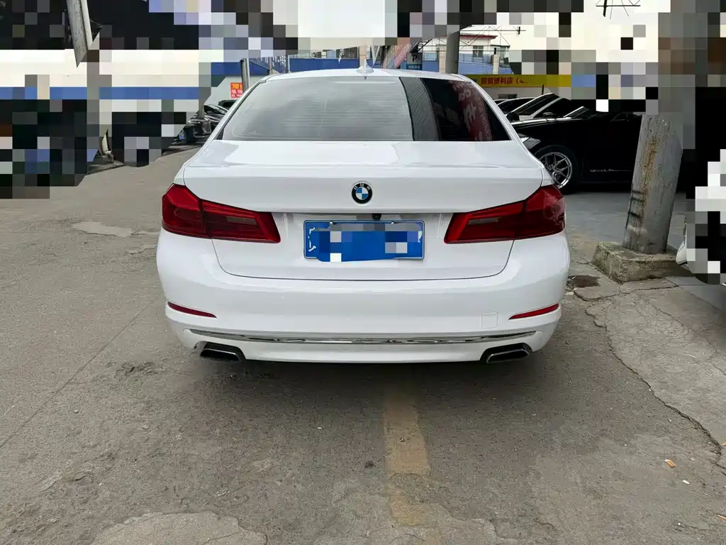BMW 5 Series — фото 15