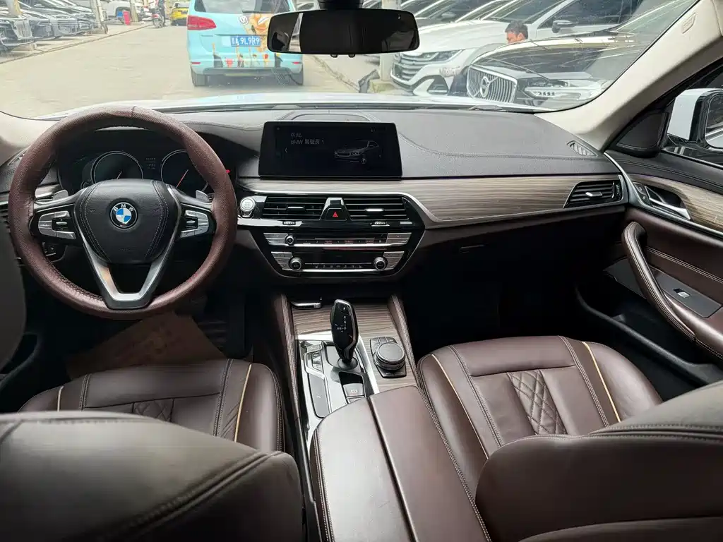 BMW 5 Series — фото 5