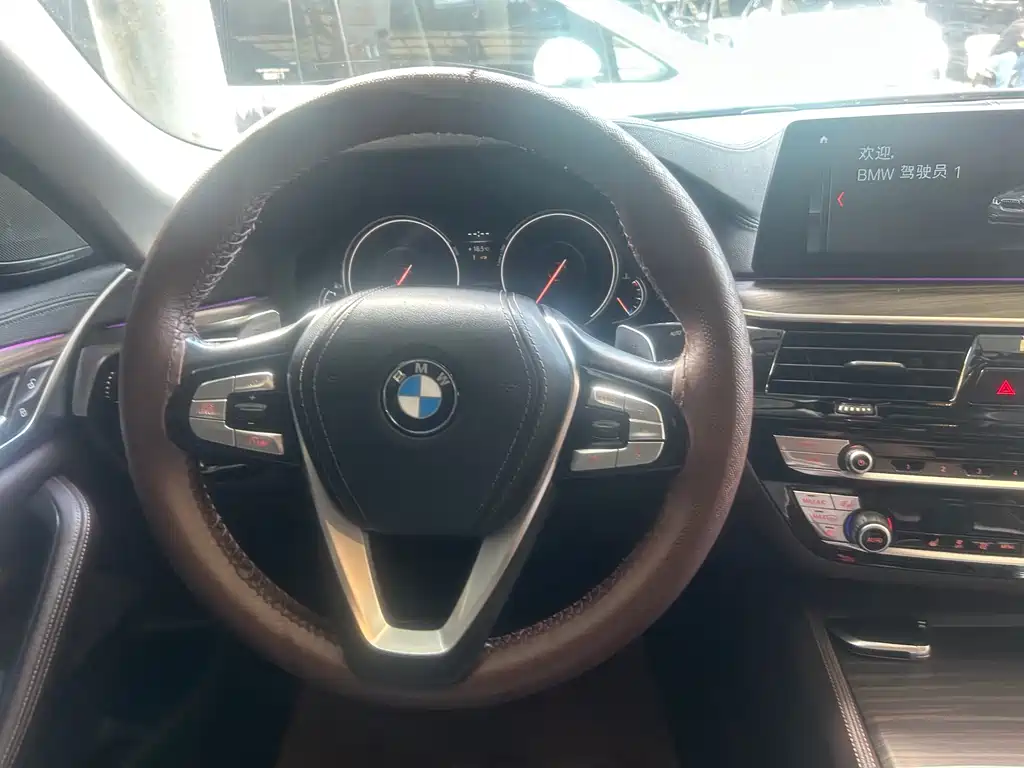 BMW 5 Series — фото 10