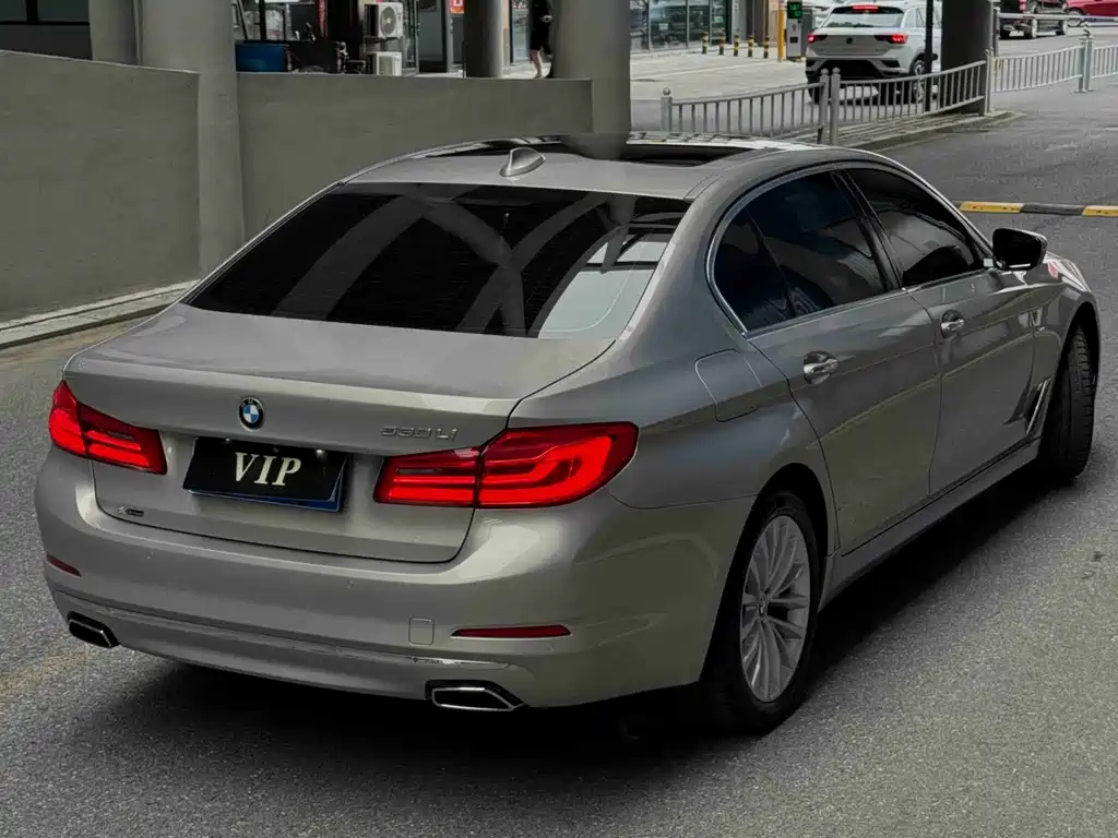BMW 5 Series — фото 4