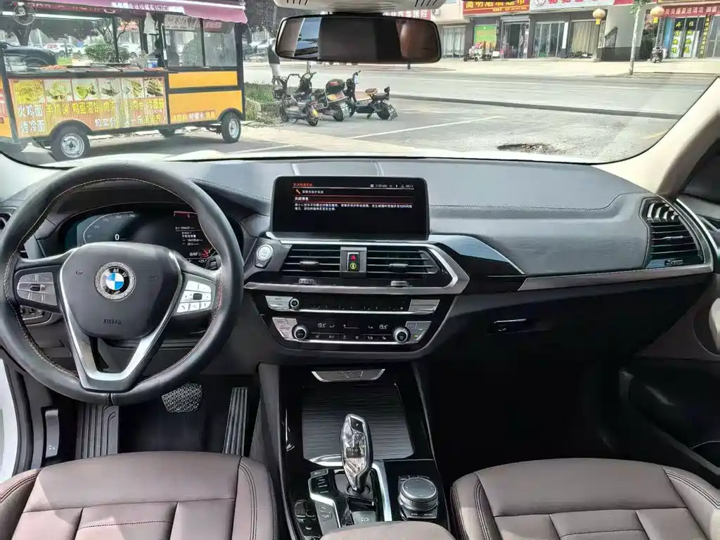 BMW X3 — фото 9