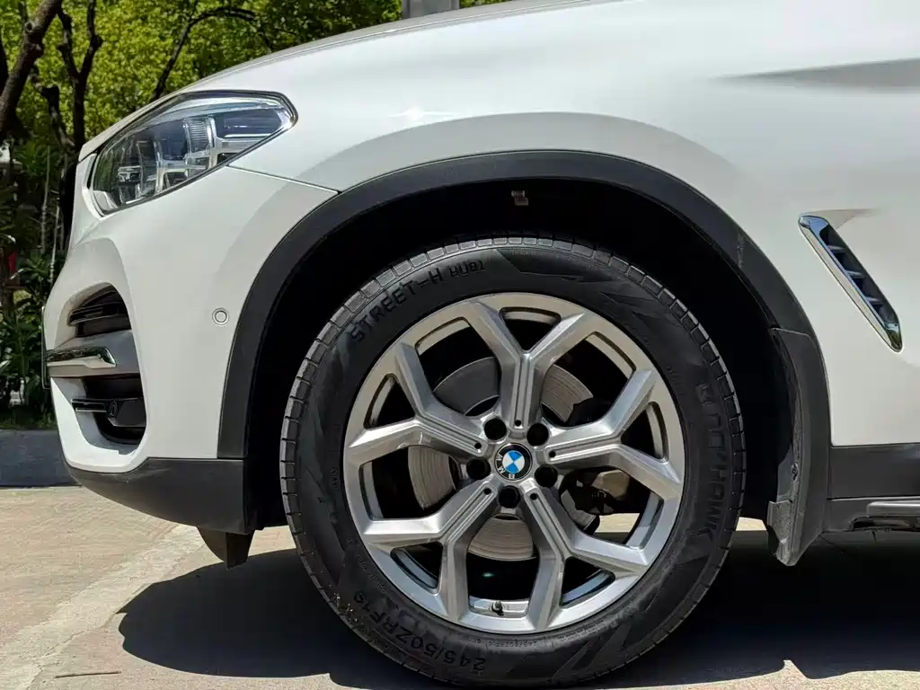 BMW X3 — фото 9