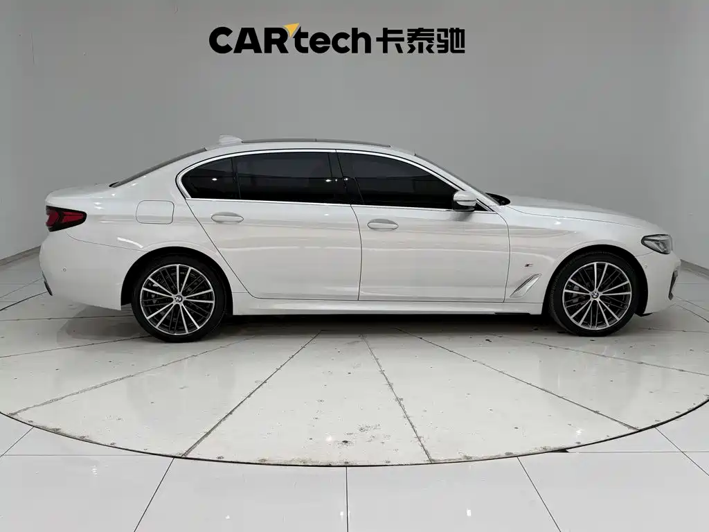 BMW 5 Series — фото 4