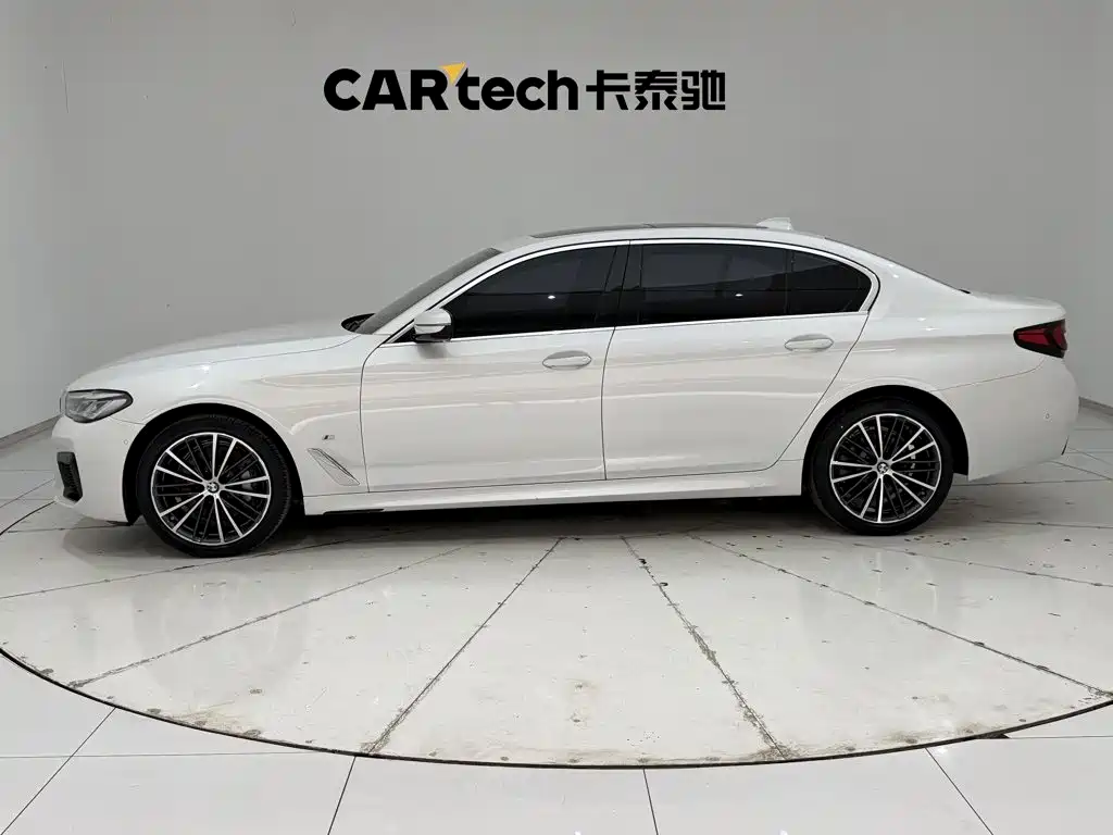 BMW 5 Series — фото 5