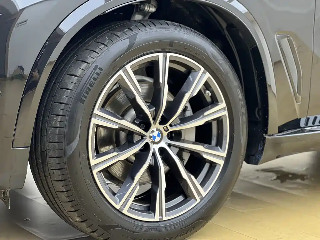 BMW X5 (Import) — фото 6