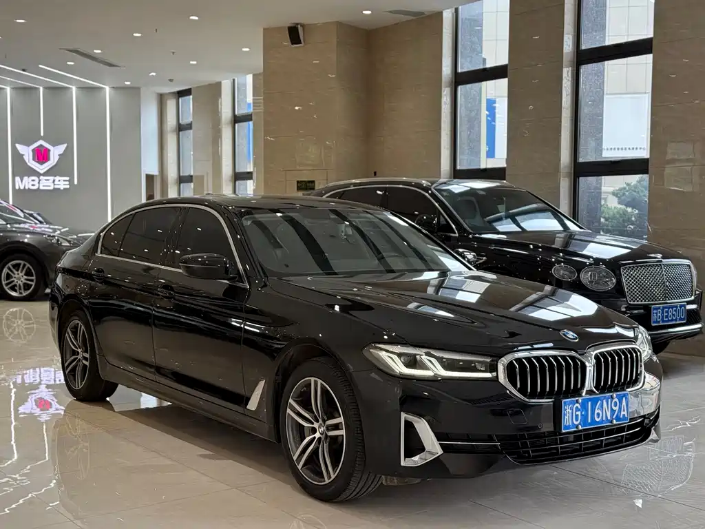 BMW 5 Series — фото 3