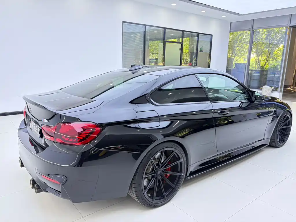 BMW M4 — фото 8