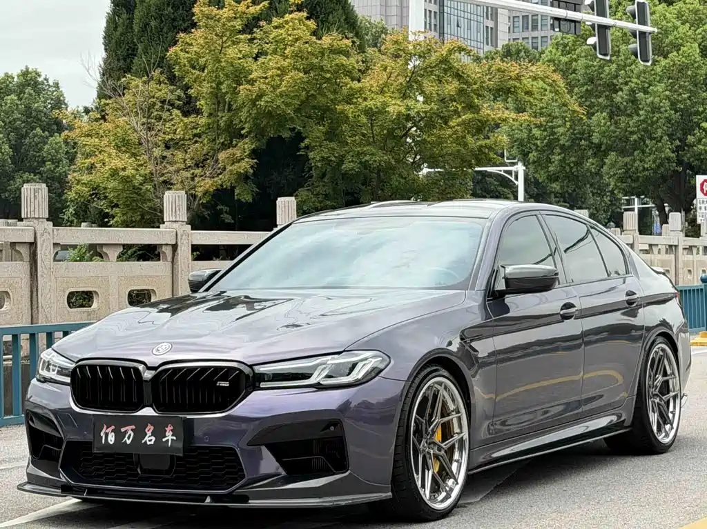 BMW M5 — фото 1