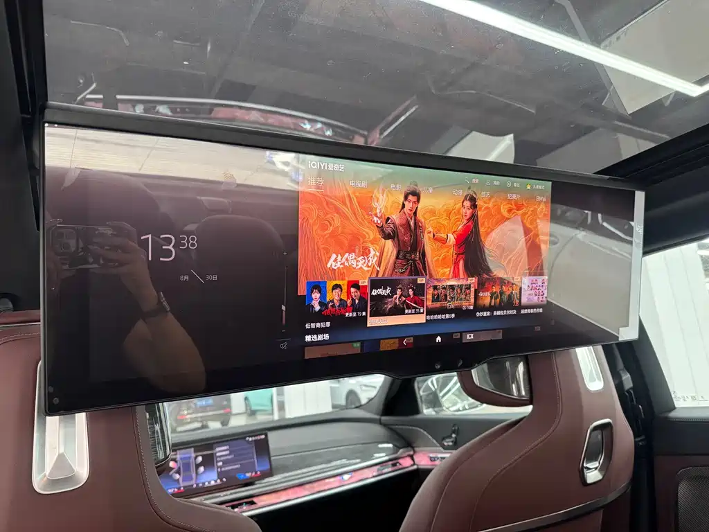 BMW i7 — фото 8
