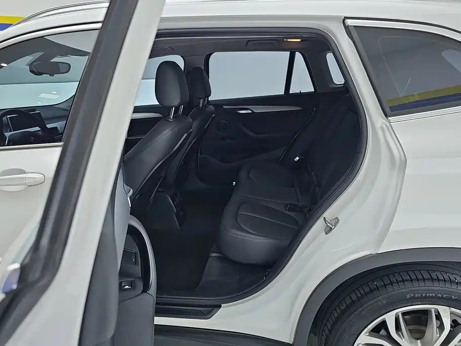 BMW X1 — фото 11