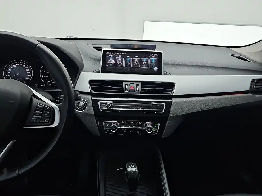 BMW X1 — фото 13