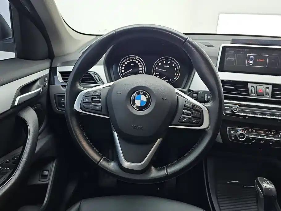 BMW X1 — фото 15