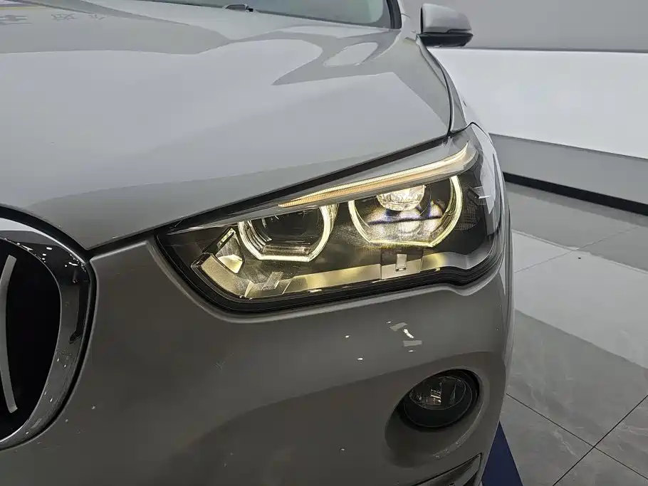BMW X1 — фото 5