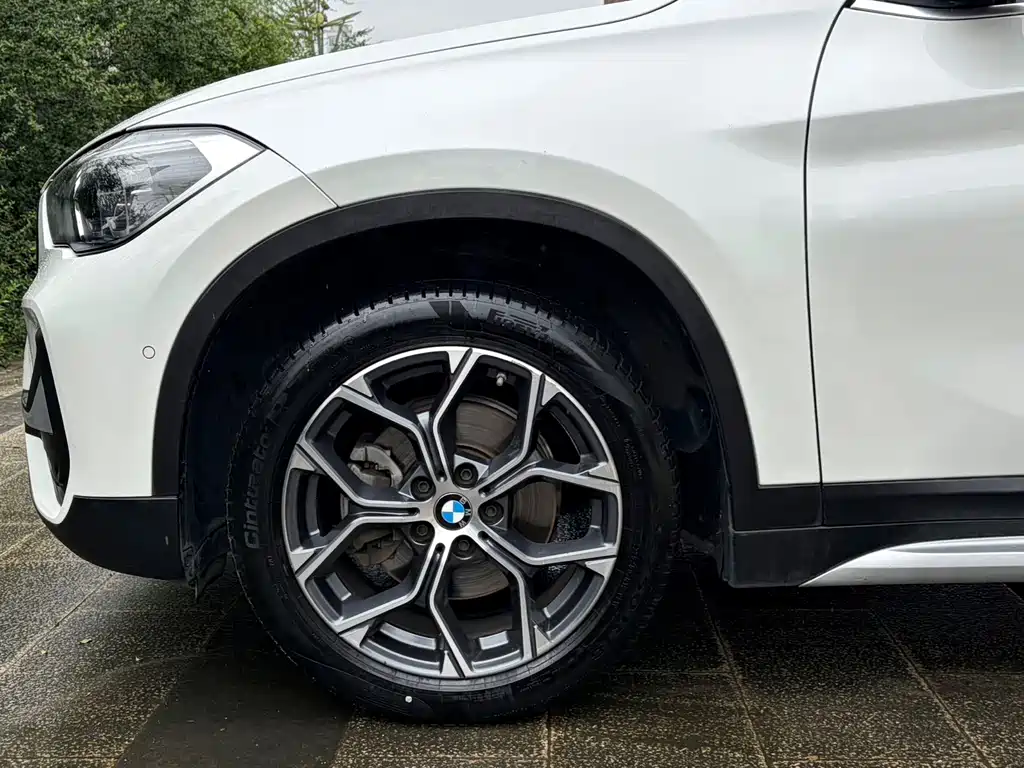 BMW X1 — фото 9