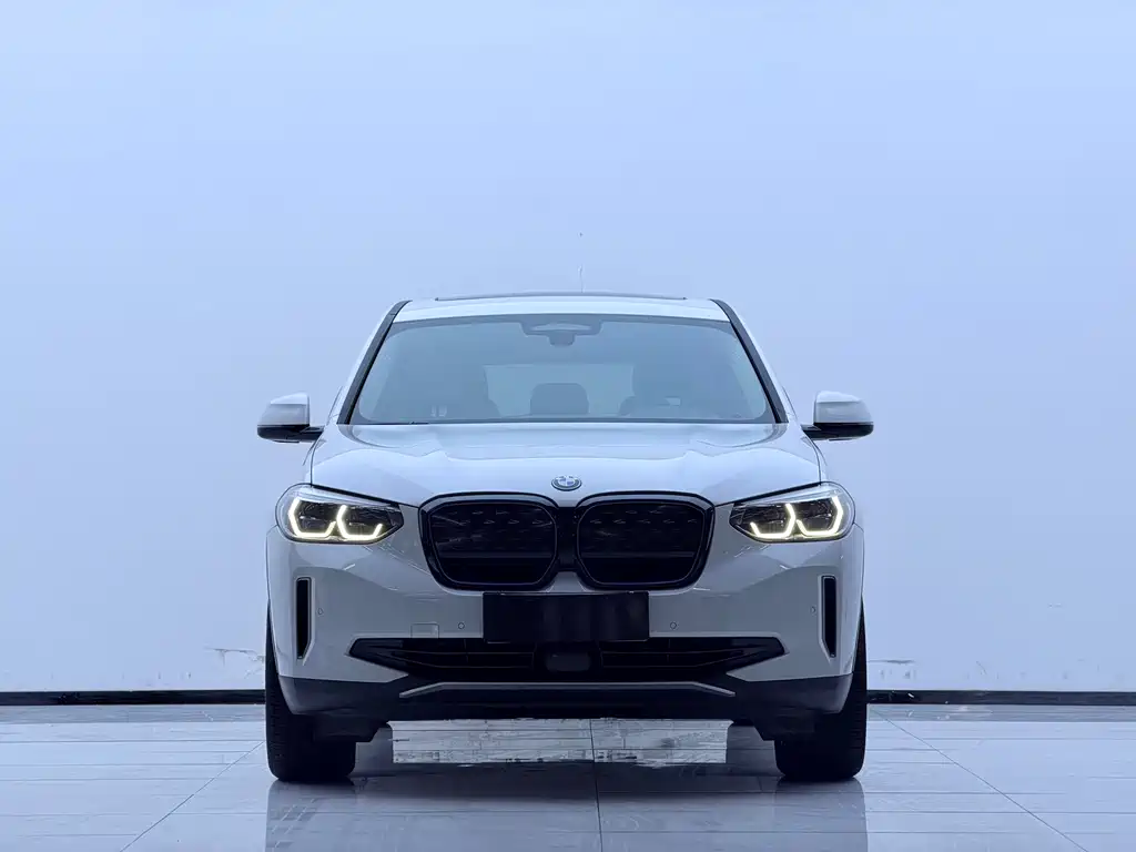 BMW iX3 — фото 2