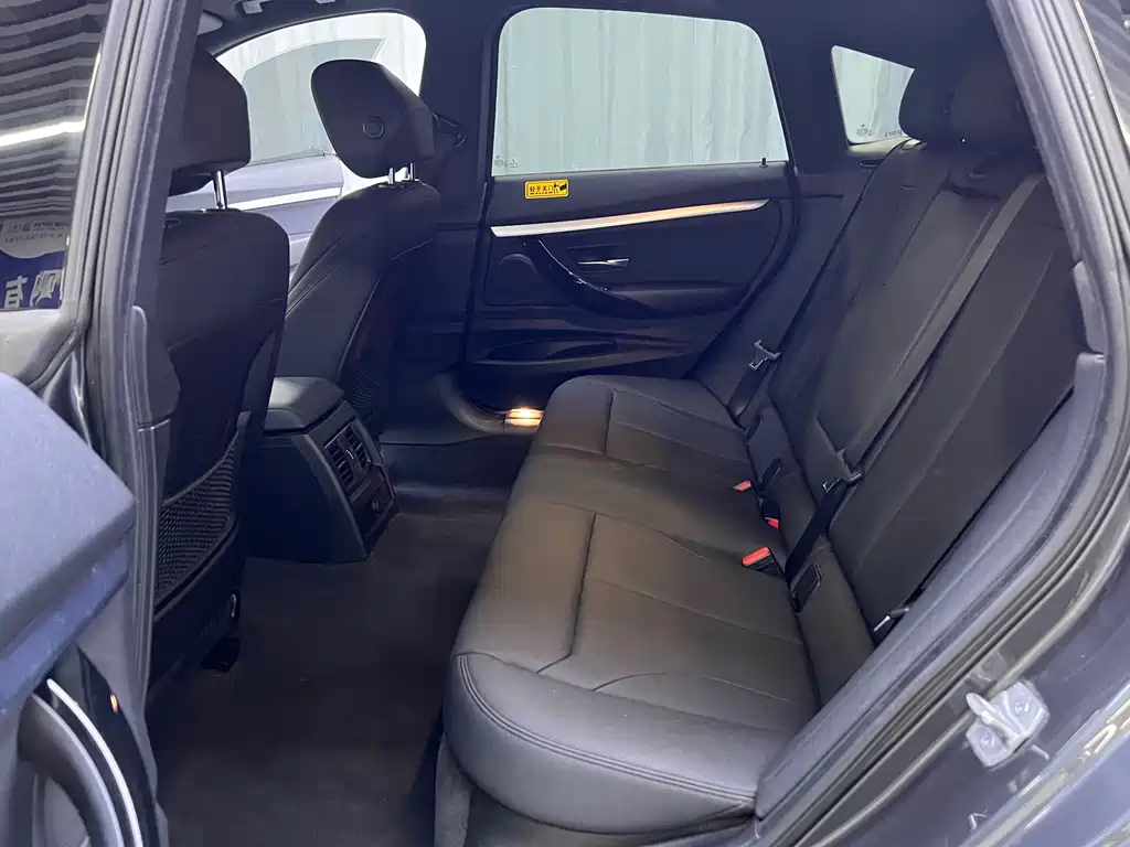 BMW 3 Series GT — фото 17