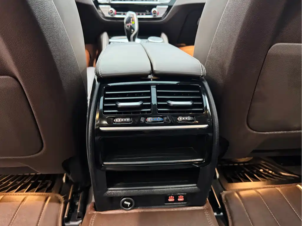 BMW 5 Series New Energy — фото 18