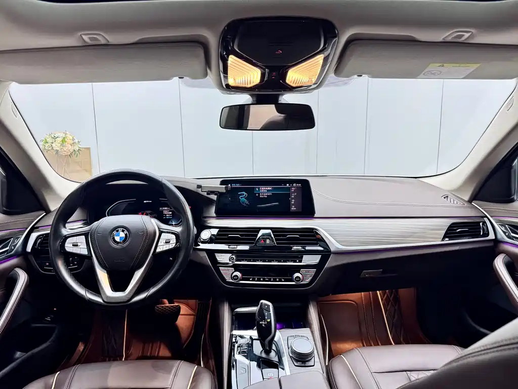 BMW 5 Series New Energy — фото 19