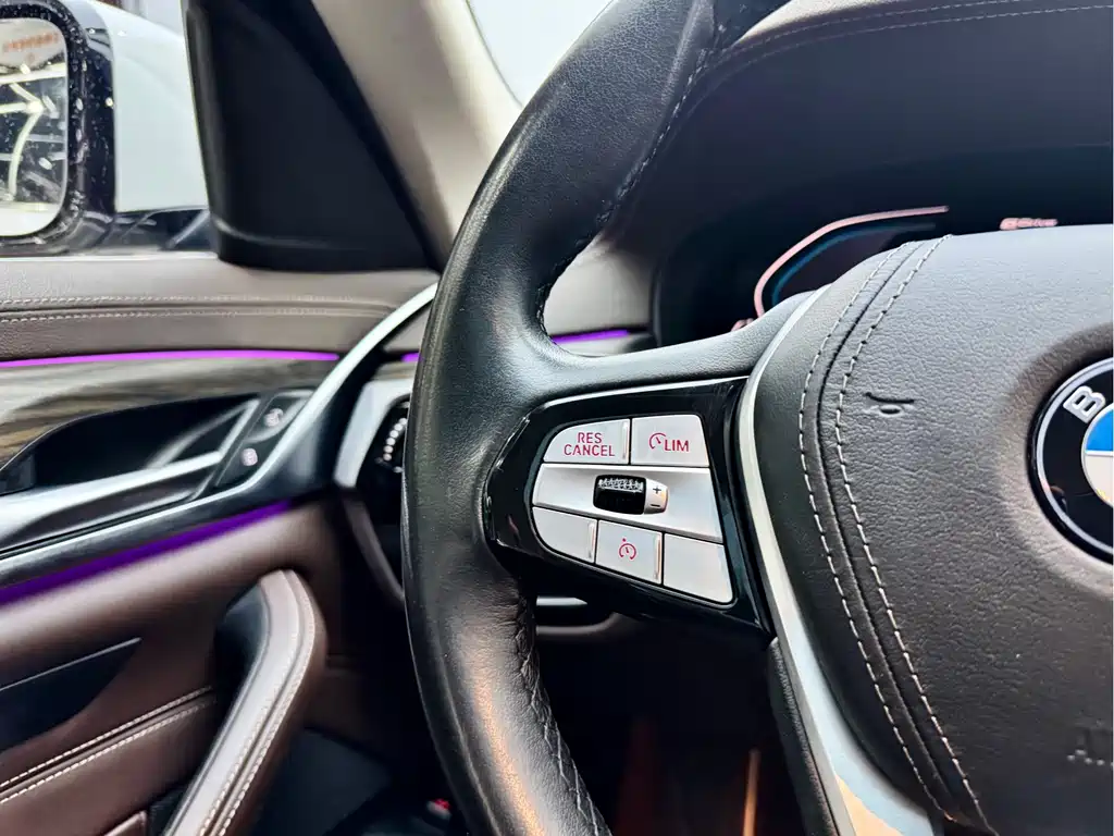 BMW 5 Series New Energy — фото 20