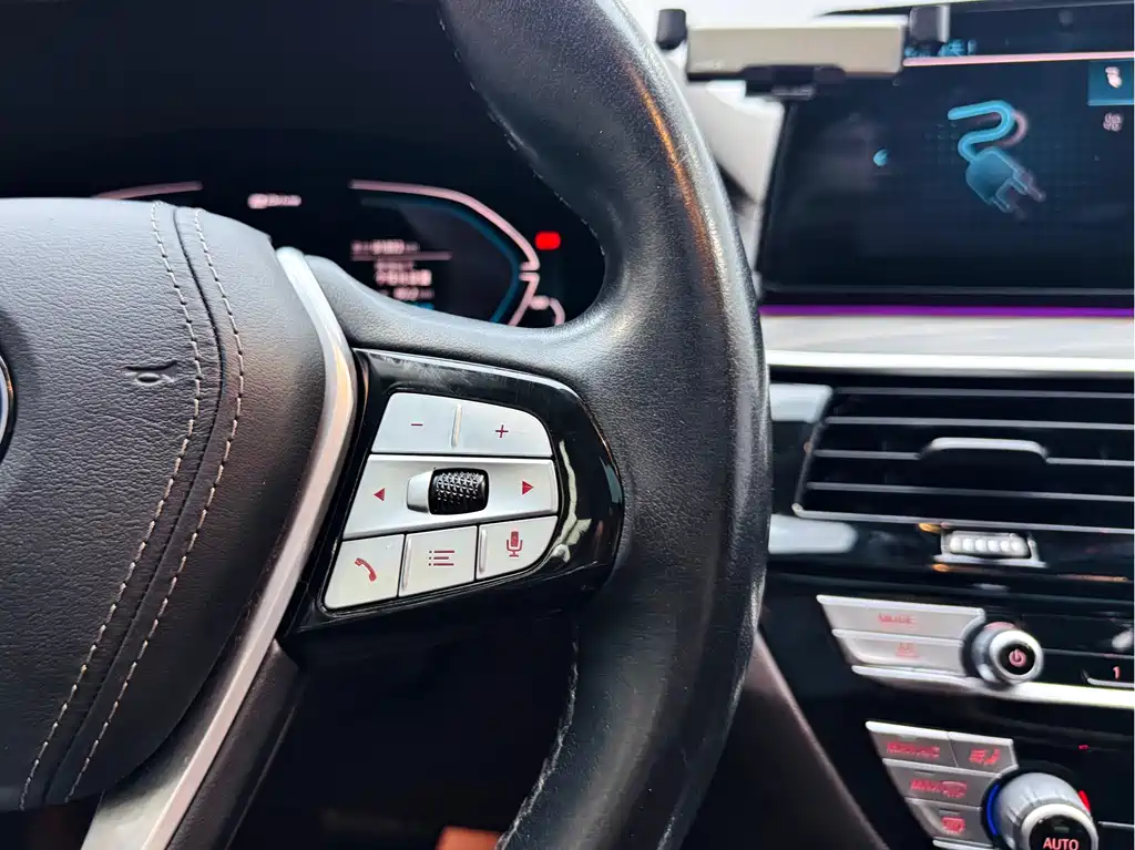 BMW 5 Series New Energy — фото 21
