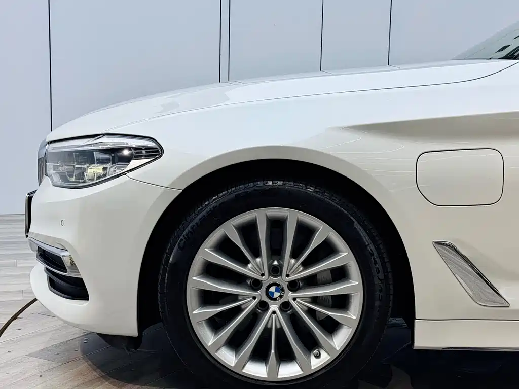 BMW 5 Series New Energy — фото 26