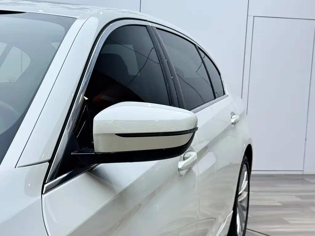 BMW 5 Series New Energy — фото 28