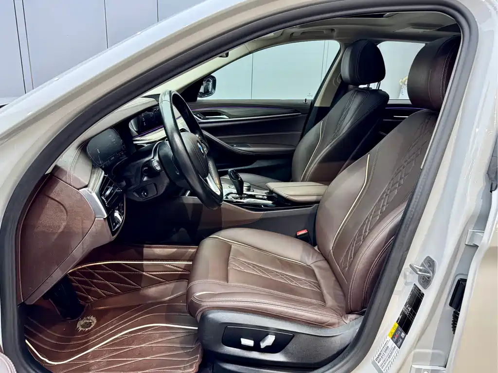 BMW 5 Series New Energy — фото 9