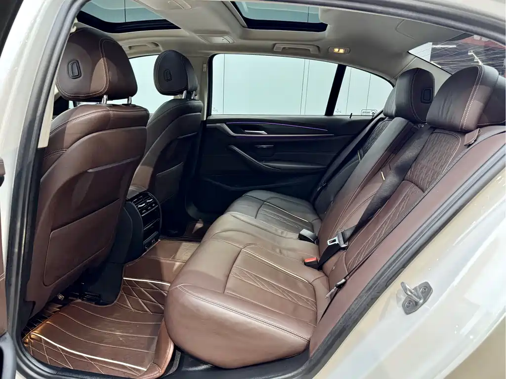 BMW 5 Series New Energy — фото 10