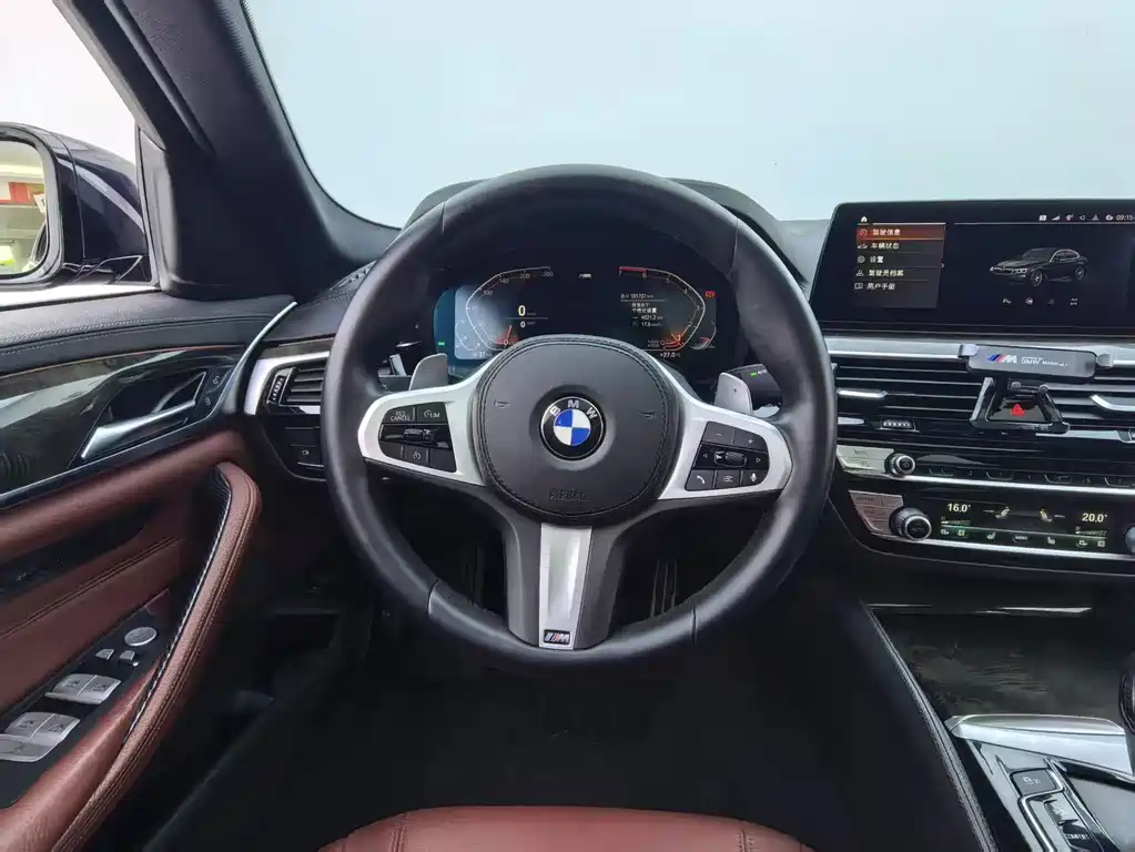 BMW 5 Series — фото 11