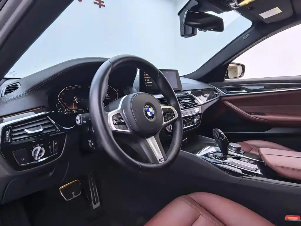 BMW 5 Series — фото 15